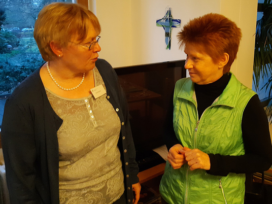 Diakonie Hospiz Wannsee | Nachmittags am Klavier | Bundestagsvizepräsidentin Petra Pau zu Gast