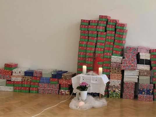 Immanuel Klinik Rüdersdorf - Nachrichten - Weihnachten im Schuhkarton - Spenden - Geschenke
