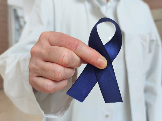 Immanuel Klinik Rüdersdorf - Nachrichten - Darmkrebs: Kein Tabuthema! - blaue Schleife